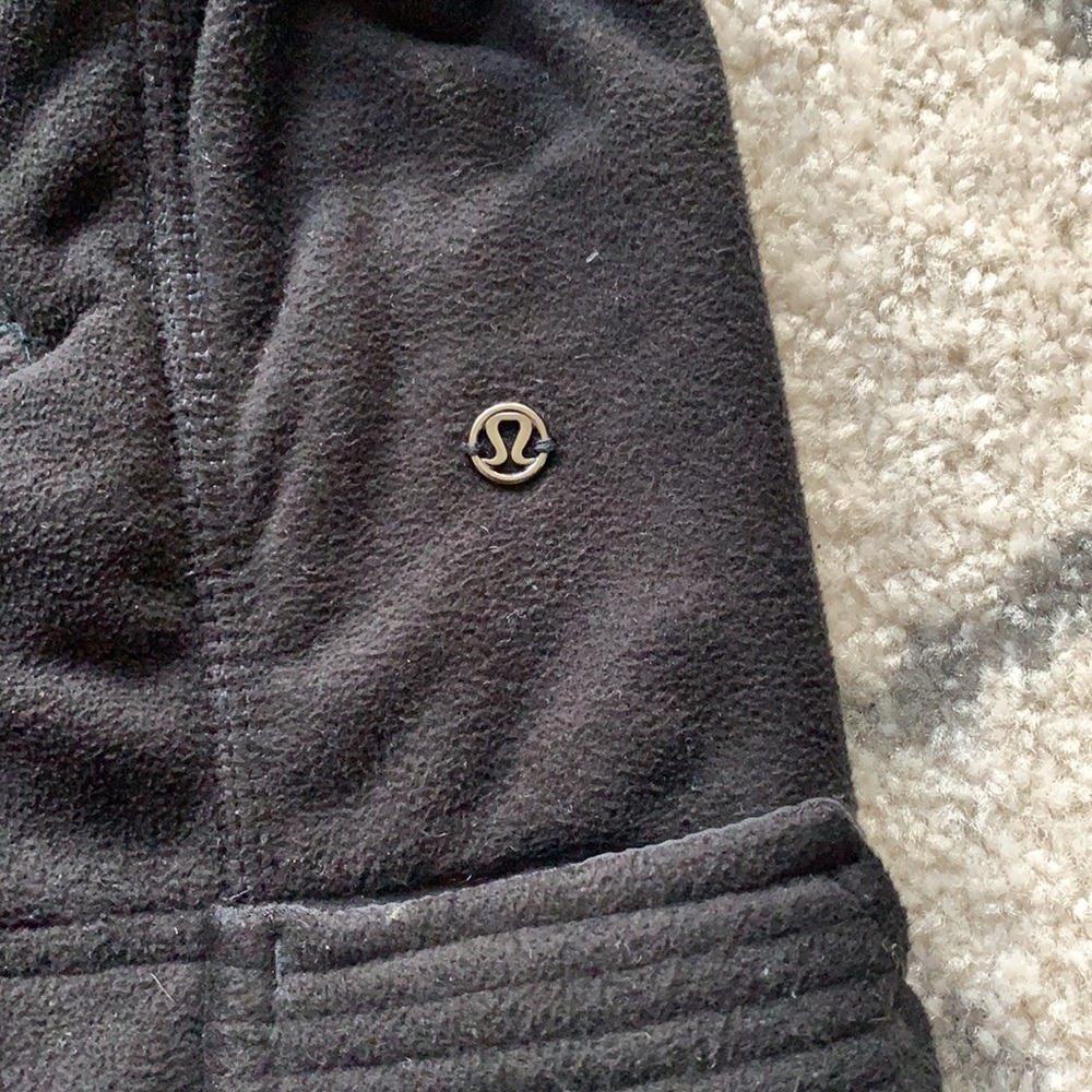 Lululemon Long Black Fleece Jacket - Picture 4 of 6